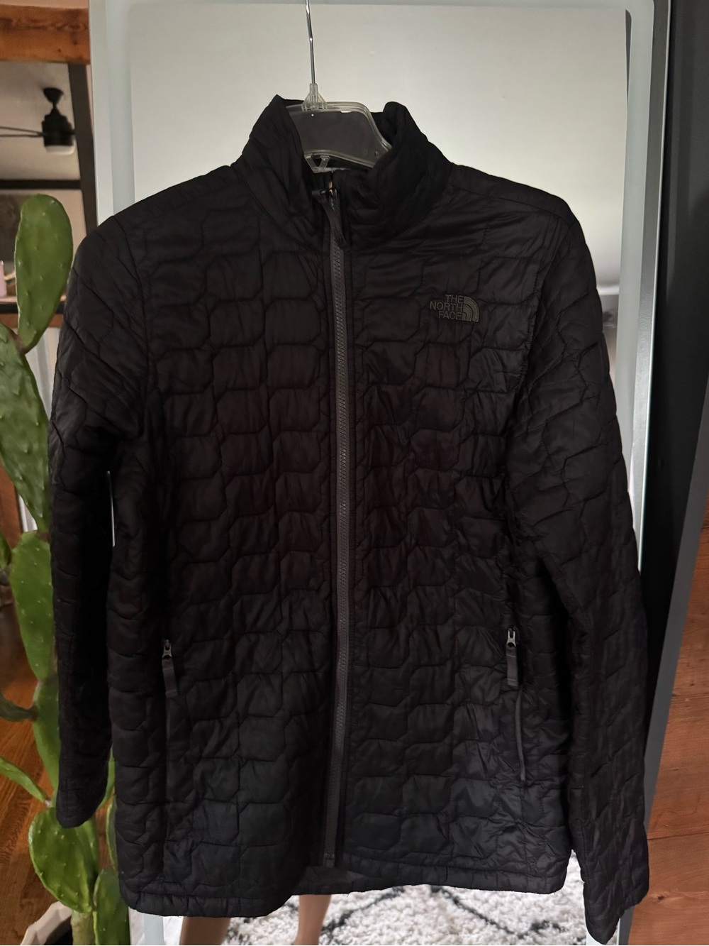 The North Face boys xl Black Quilted Puffer Jacket - Picture 3 of 11